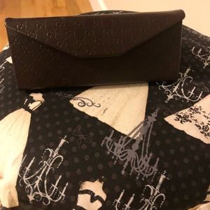 💝💝💝💕💕on hold Gucci wallet/ sunglasses holder